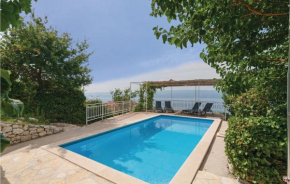 Awesome Apartment In Duce With Wifi